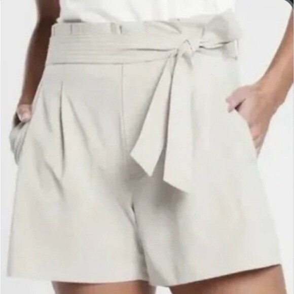 Athleta Shorts Skyline II Wrap Tie Waist Beige Plus Size 18 - Picture 3 of 11